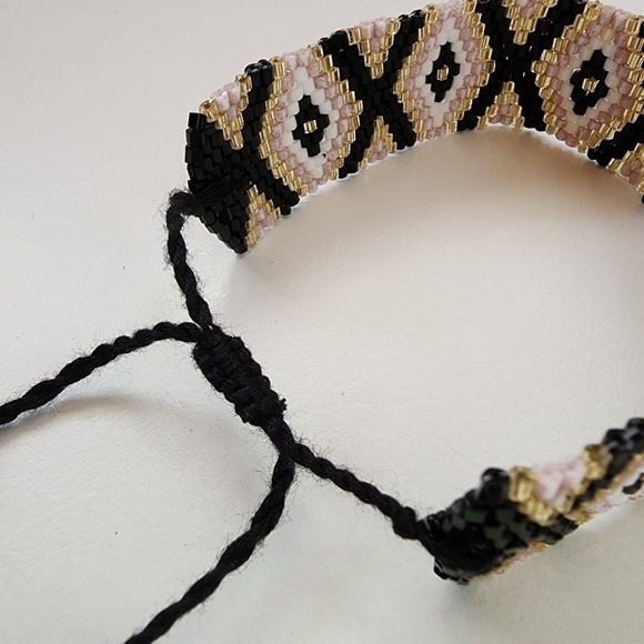 NWT Boho Black Pink Aztec Patterned Beaded Tassel Pull Tie Cinch Bracelet - Picture 4 of 7